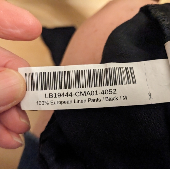 Quince Women's Black Cropped Linen Pants - Picture 6 of 6